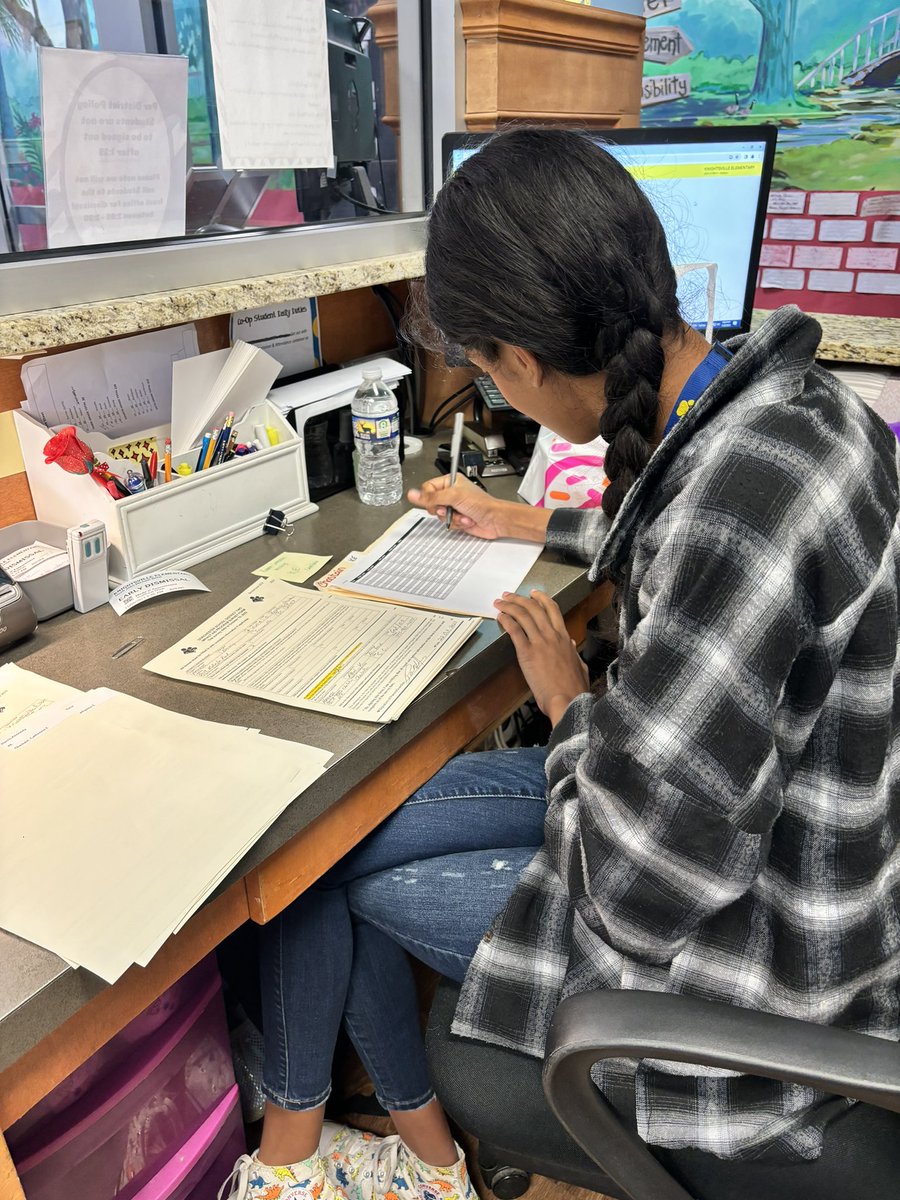 CTEinDD2's tweet photo. Hard at work over in the Jag Nation. Lillie has been a reliable asset to the KES family this year. @summervillehigh @teamddtwo @DrHarrisonDD2 https://t.co/Zu9fLlOzqI