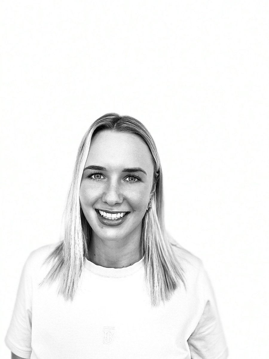 VanOsMedical's tweet photo. Jill is accountmanager op de Sales afdeling, en werkt hier al sinds 25 januari 2021. Hier is ze bezig met zaken zoals het adviseren op het gebied van marktontwikkelingen en kansen, tot het oplossen van allerlei verschillende problemen. https://t.co/jPjoznsufH