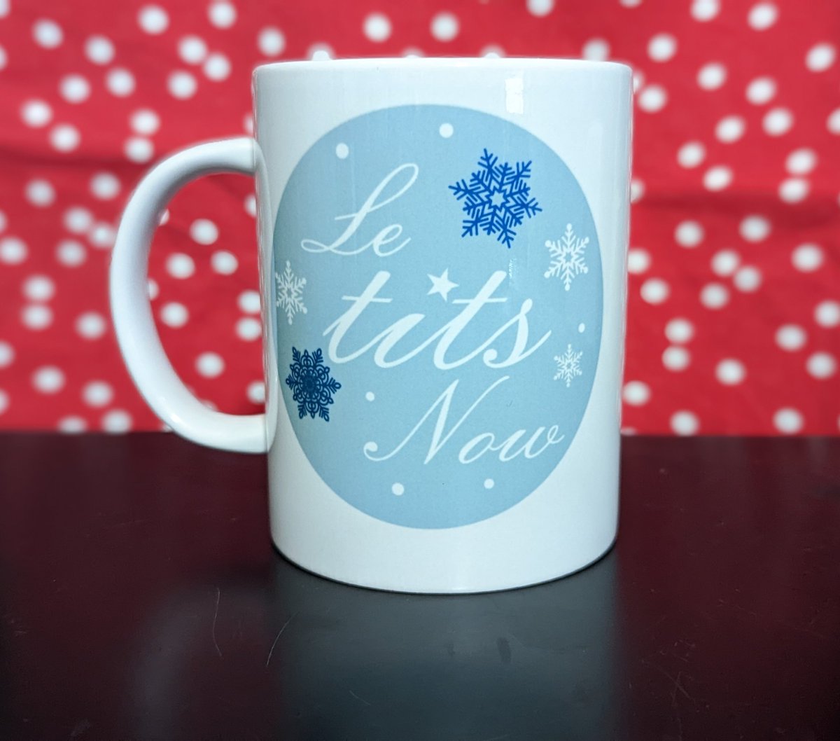 BudgieCoffeeCo's tweet image. Quick, the holiday guests are coming, time to bust out the fancy mugs!

#LeTitsNow #birdnerd