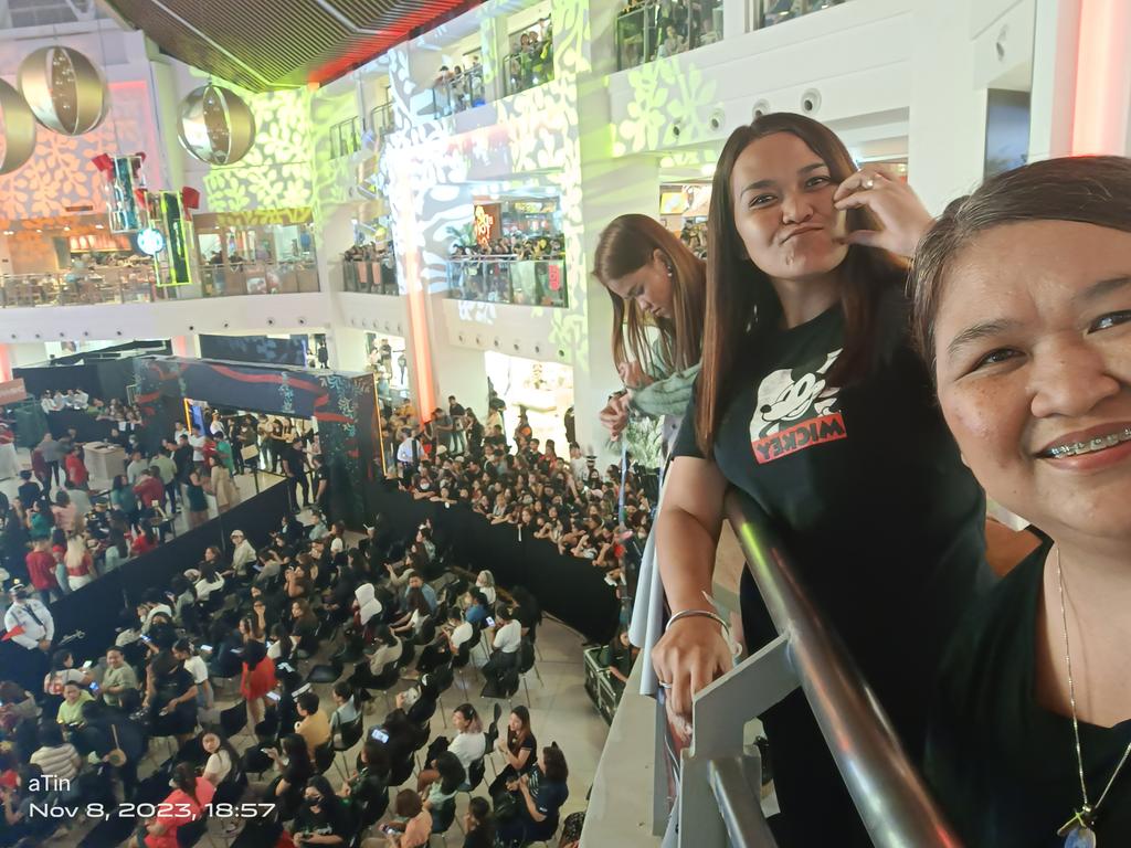 TinaAlava's tweet photo. Lapit na @SB19Official  @felipsuperior  #FELIP  #feliplightsupGlorietta #sisiws https://t.co/bG32KgDVC4