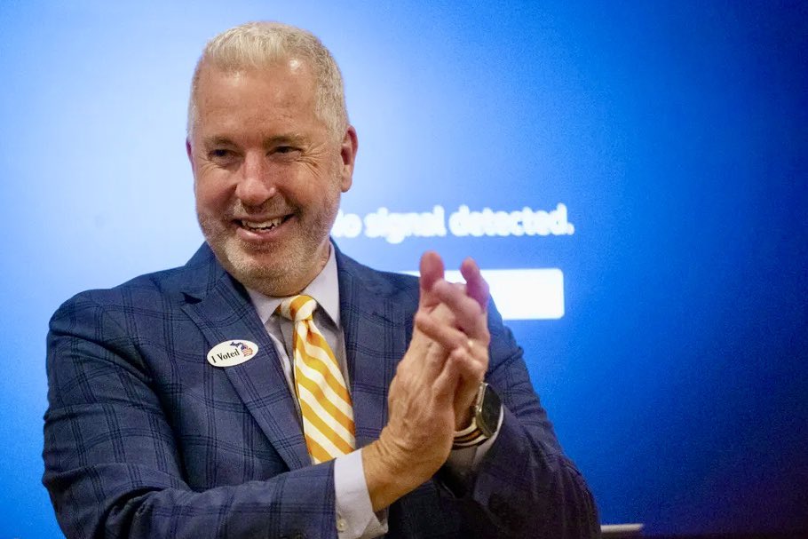 Holland’s Mayor Nathan Bocks tweet media