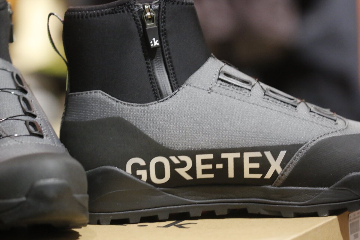 W I N T E R   R I D I N G
_

Whatever path you choose this season, these Fizik Terra Nanuq GTX shoes will keep you dry and warm. Designed for off road winter riding in any weather, fully insulated, waterproof and breathable.

In stock now in all sizes.