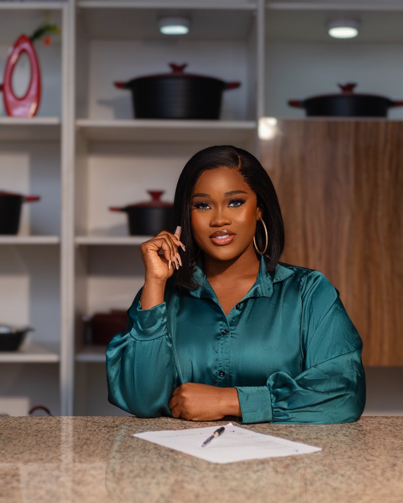 Official_CeeC's tweet photo. I am so excited about this one, As a food enthusiast and your new show HOST , my journey into discovering new African recipes and sharing with the world takes a great leap as i will be putting foodies, chefs and cooks from all parts of Africa under financial pressure to make meals on a budget for their favorite celebrities on @urbankitchenshow . 

Join me as we explore Africa and its culture through food with a blend of entertainment and education 
#YourHost