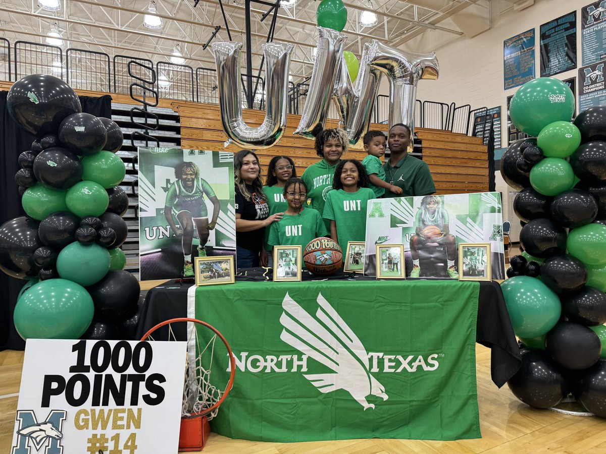 memorial_gbb's tweet photo. Signing Day for Gwen! https://t.co/9GeVx3zCLt
