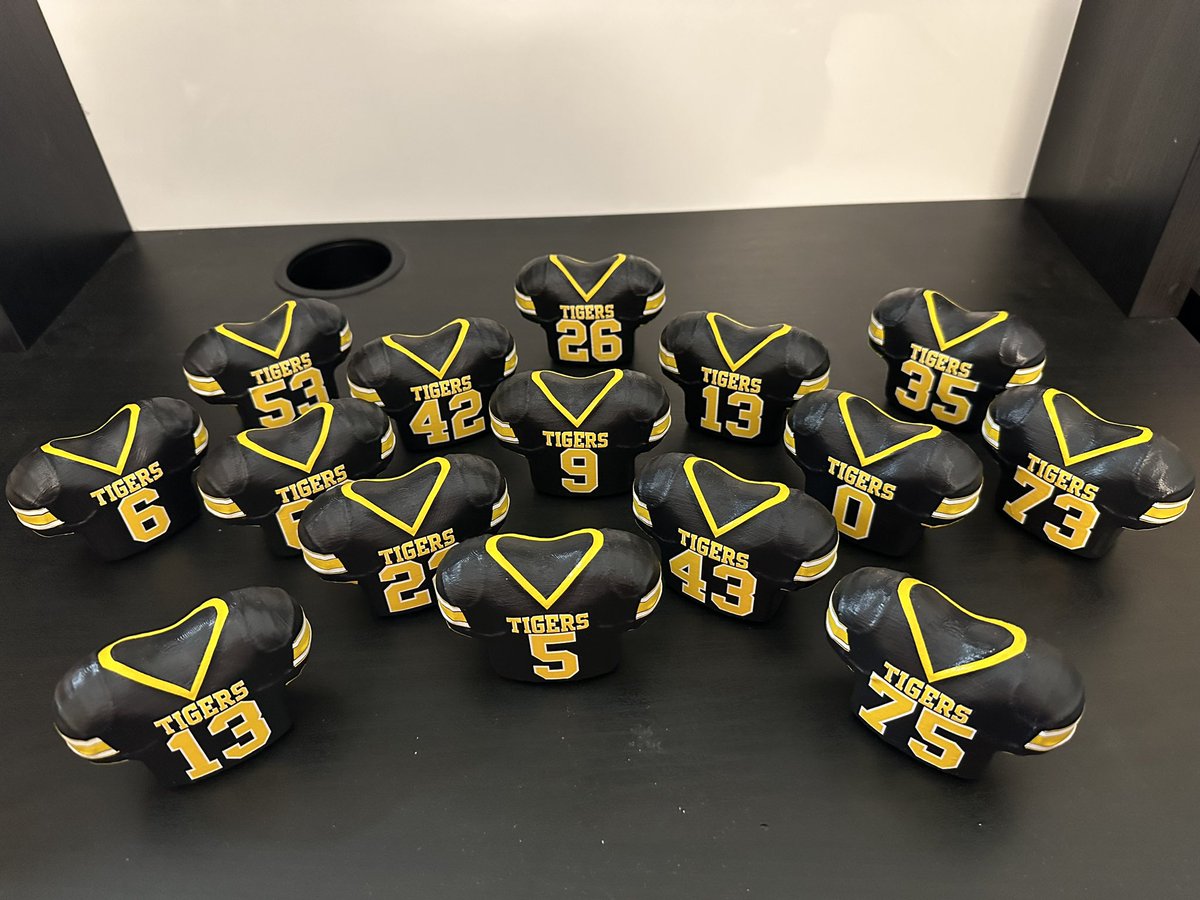 Jersey3DP's tweet photo. Still looking for that PERFECT gift for your football seniors? There’s none better than a custom 3D jersey model!

DM to get some for your school!

#highschoolfootball #FridayNightLights #seniorgift https://t.co/fjHNp4LnfW
