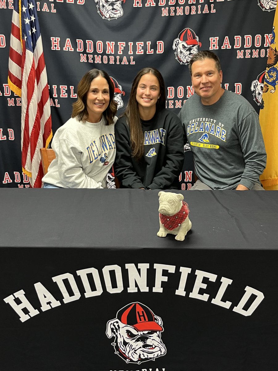 HMHS is pleased to announce that Lena Stolarick will continue her academic career at The University of Delaware and play lacrosse for the Blue Hens