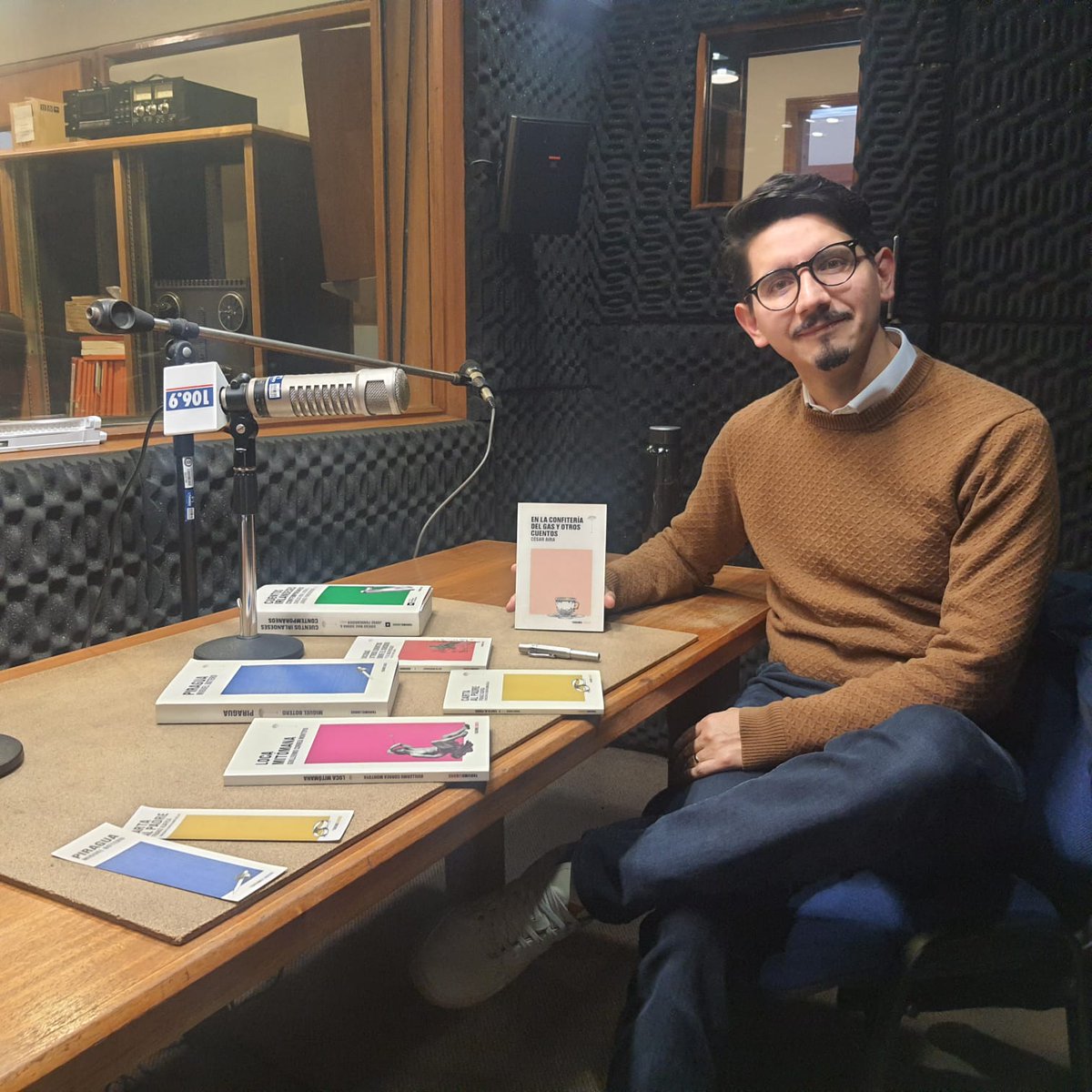 En este #NoviembreIndependiente queremos hablar sobre la relación entre independencia e inclusión. ¿Qué experiencias de vida quedan por fuera de las historias que solemos leer?
🧵
<a href="/CamLibro/">Cámara Colombiana del Libro</a> <a href="/leo_independ/">Leo Independiente</a>