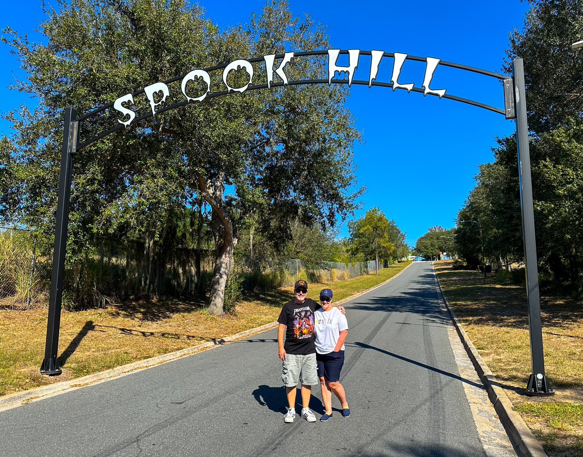 Today we are at the historic SPOOK HILL! Is it paranormal or a trick? Video coming to my Newsbreak page soon!

#spookhill #gravityhill #spooky #lakewales #paranormal #ghost #horror