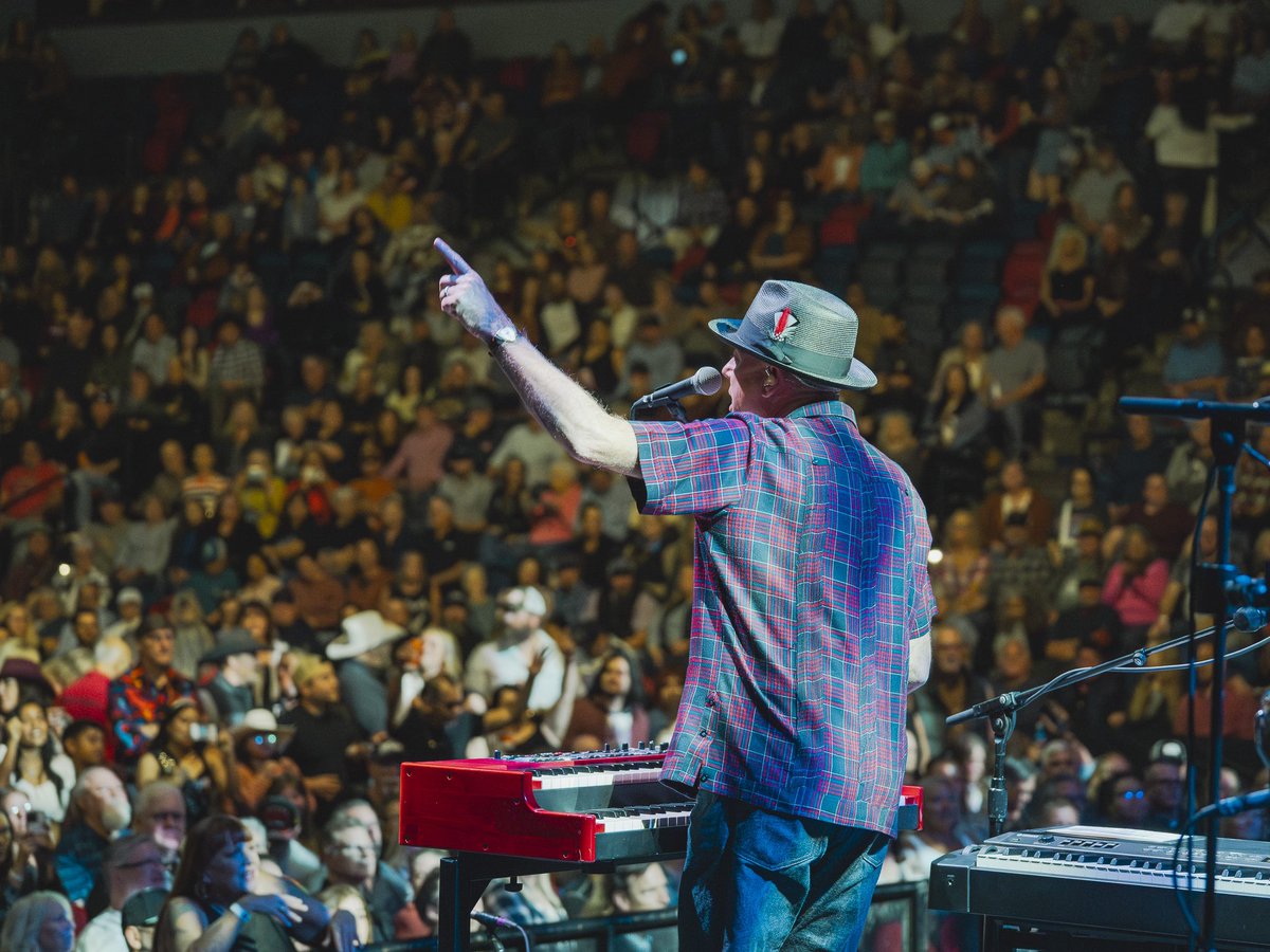 MavericksMusic's tweet photo. Kennewick, WA - 10.19.23 | Toyota Center 🚘 We went places!
 📸 @habanamenex #TheMavericks #FallTour23 #TheMavericksLive https://t.co/E5ro2IBfrb