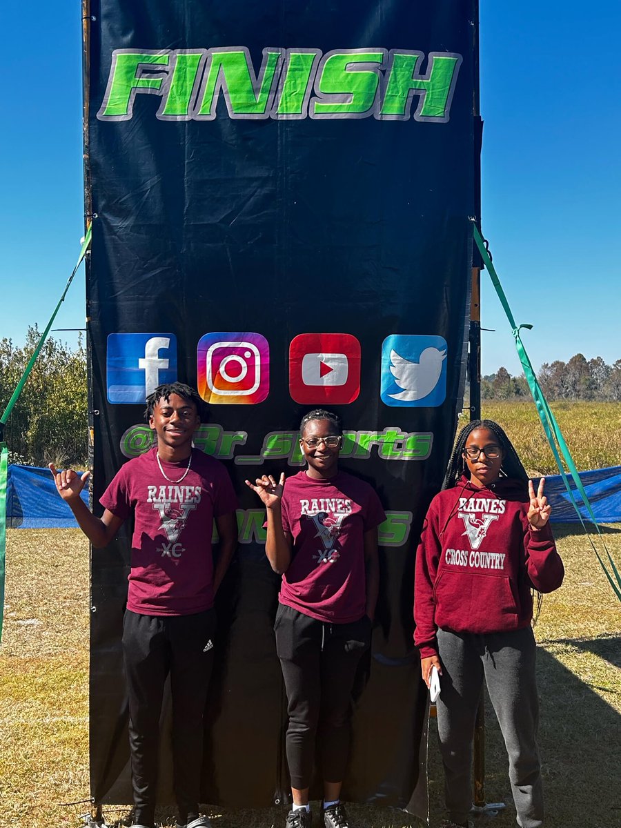 RainesTrack's tweet photo. We are here. FHSAA 2A Regional 1 Cross Country Championship. Lake City, Florida. Resurrecting the Cross Country culture at Raines. #runwithoutfear @talleymama @flrunners #Teamsideline https://t.co/SF8B0WA1jU