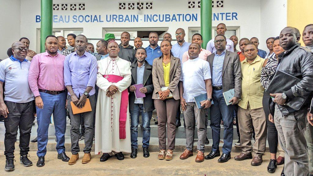 CaritasRwanda's tweet photo. On 8/11, in @GicumbiDistrict, held the introduction ceremony of the #Y4Y_Project funded by @CrsRwanda &implemented by the Diocesan Caritas under @CaritasRwanda’s coordination. Acting Mayor @parfaiteuwera thanked the partners for contributing to the youth &assured the partnership. https://t.co/7e8JKpdJFr