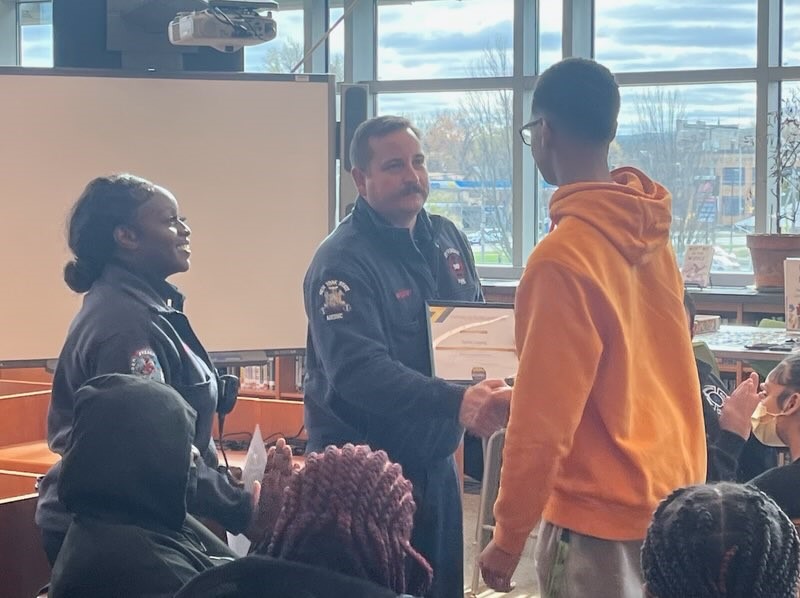 SCSD_CTE's tweet photo. Thank you to @syracuseFD Firefighters that volunteered to work with our SCSD Fire Rescue students.  It's always so valuable to have people in the field working with our students! #SCSDPride #SCSDSuccess #SCSDCareerReady https://t.co/AgfMJC0tZE
