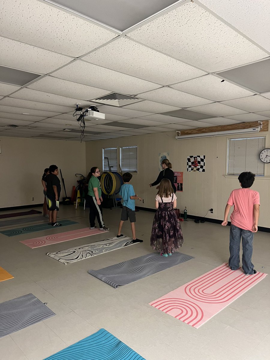 Wednesday Morning = Mindful Morning Club at Colby Glass 🧘🏾‍♀️💙💛 #relaxingmorning #breathingstrategies #stretching #calmingmusic