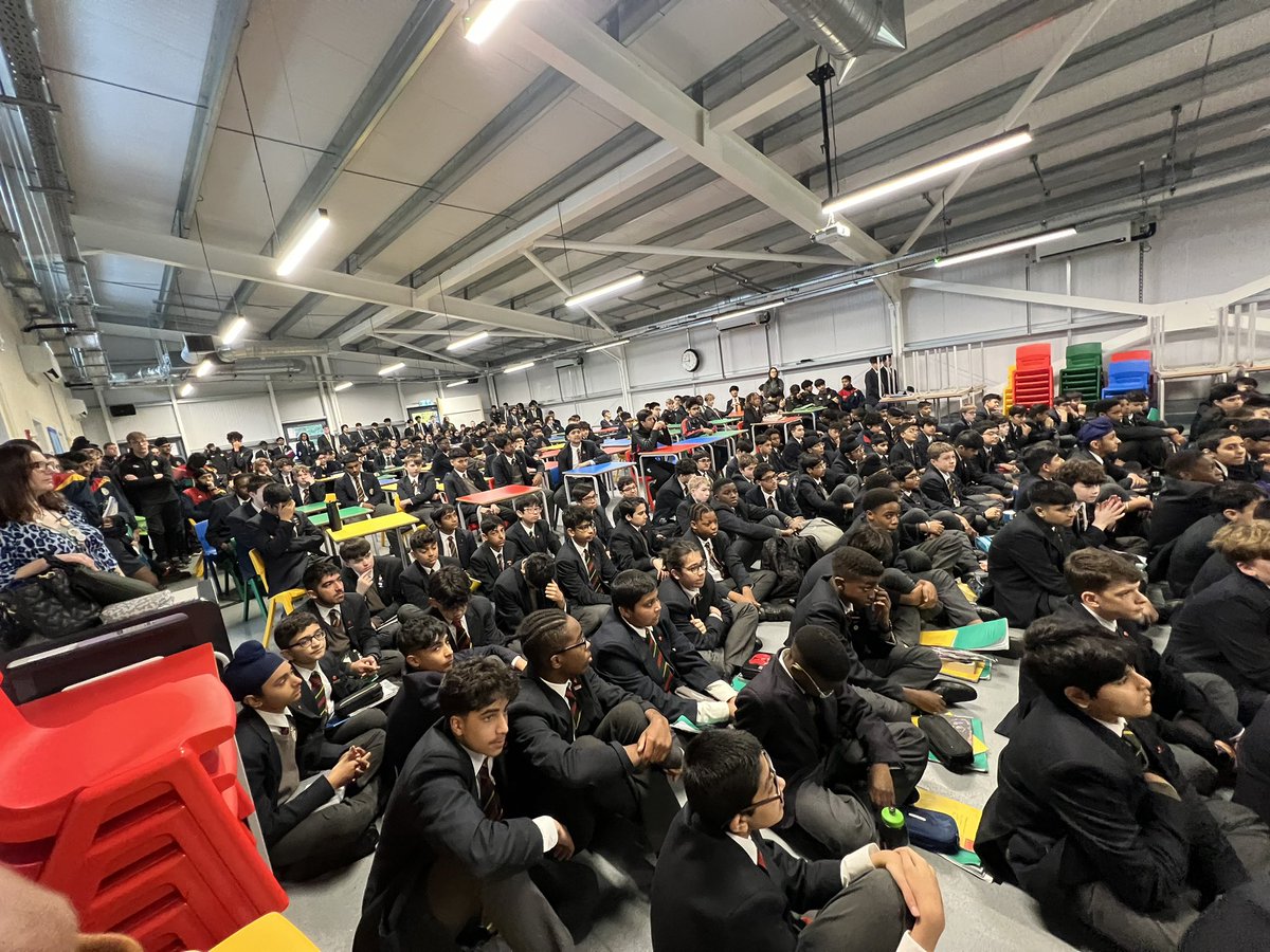 HousesQmgs's tweet photo. An excellent assembly delivered by Keisha and Taroun for Aragon house. What a credit to the house system! Well done both @QMGS6THFORM @qmgsaragon @qmgs1554 https://t.co/i5mZC4DYSt