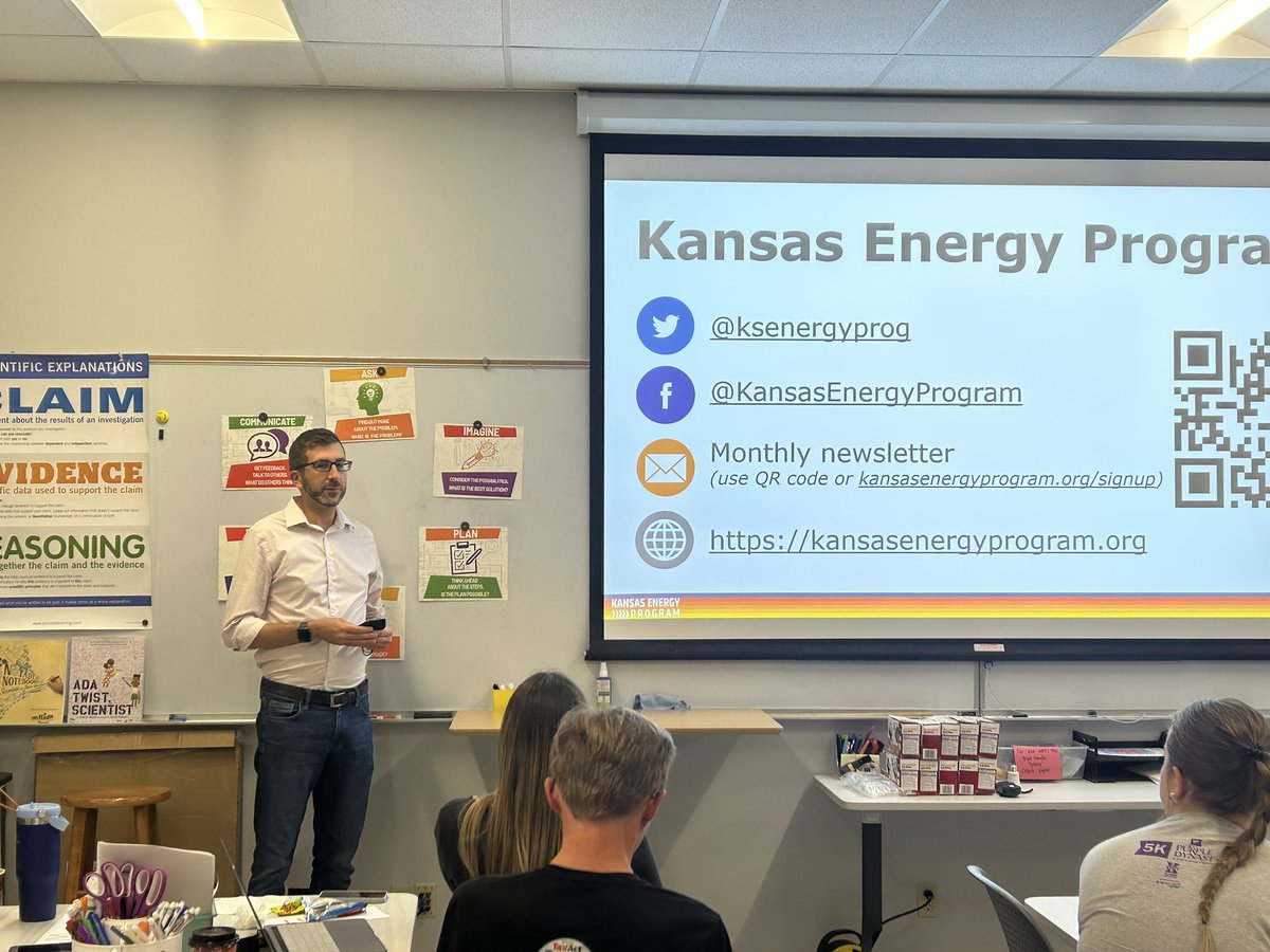 BethPesnell's tweet image. Always a great class when the @ksenergyprog is here! Thanks for sharing about your resources and how you serve Kansas STEM education! It was perfect for #NationalSTEMDay 💜
@KSUCollegeofEd #kssci
#BlockBscience