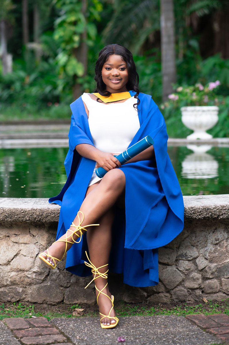 iamkayla1876's tweet photo. Stepping into the world with my hands full of achievement and a heart full of gratitudeโจ๐
Cheers to a new chapter of life ๐ฅ
#utechgraduate #classof2023 https://t.co/sWvr1zXold