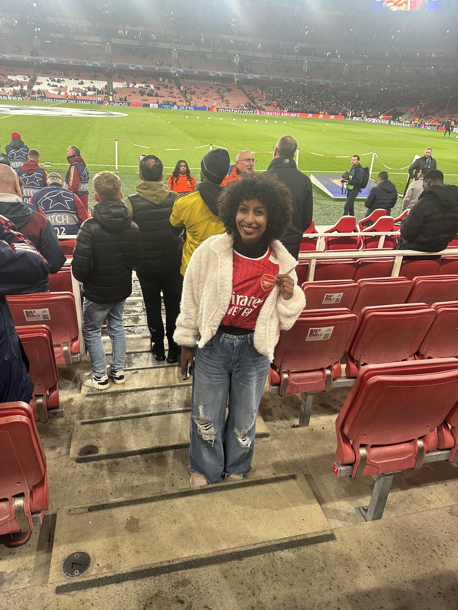 samrawithabte4's tweet image. Finally my dreams come true❤
Come on @Arsenal 
@Arsenal vs @SevillaFC