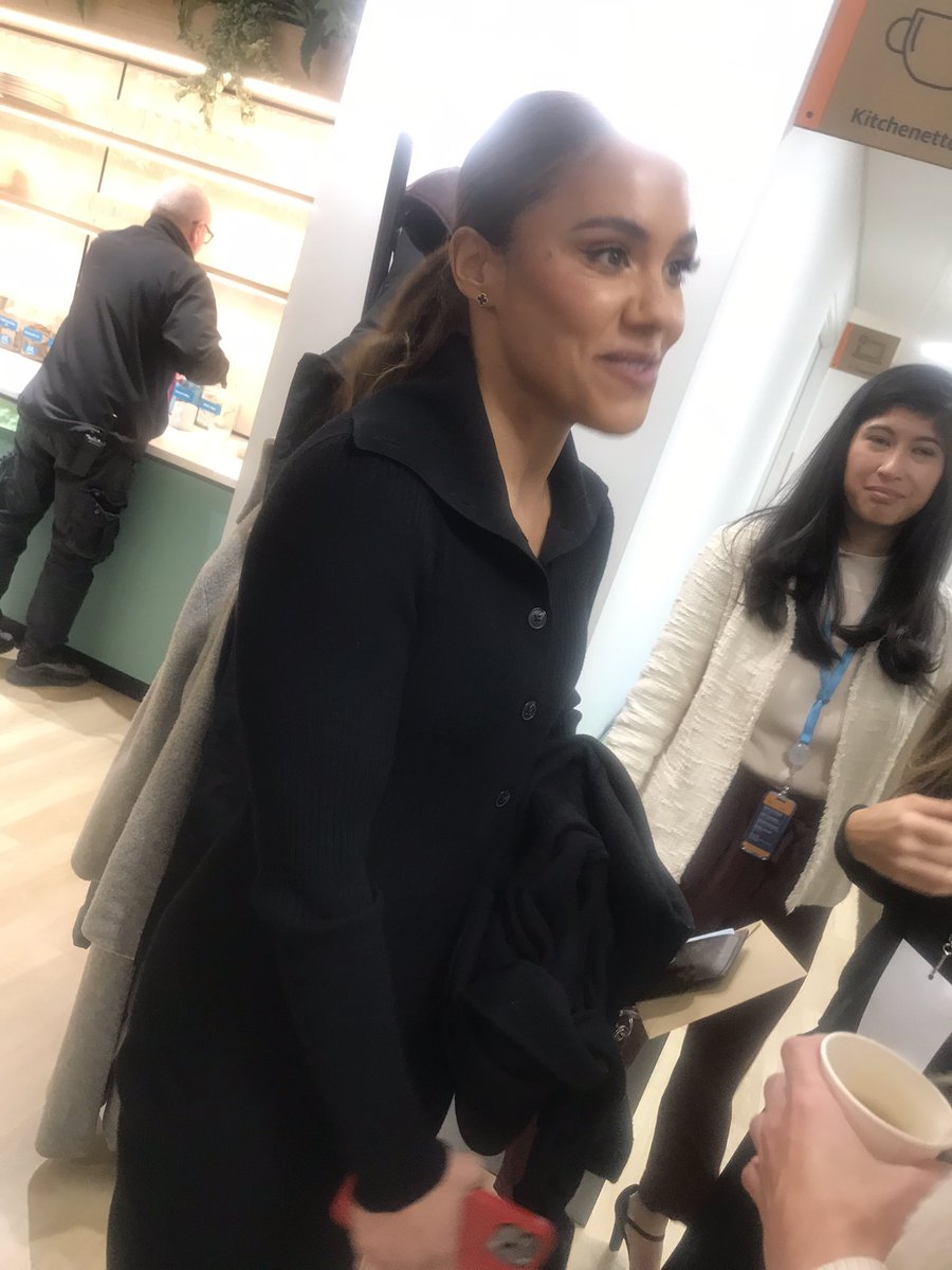 chantel_the_ceo's tweet photo. Meeting you today was a highlight… @AlexScott Thank you for the opportunity @AWSstartups!
#AWSWomensDemoDay #TheGoodCoffeeProject #TGCP #coffeeandtech #coffeecommunity #ethicalcoffeejourney ☕️👩🏽🌾🦾🌱 https://t.co/Yvc92Fflt8