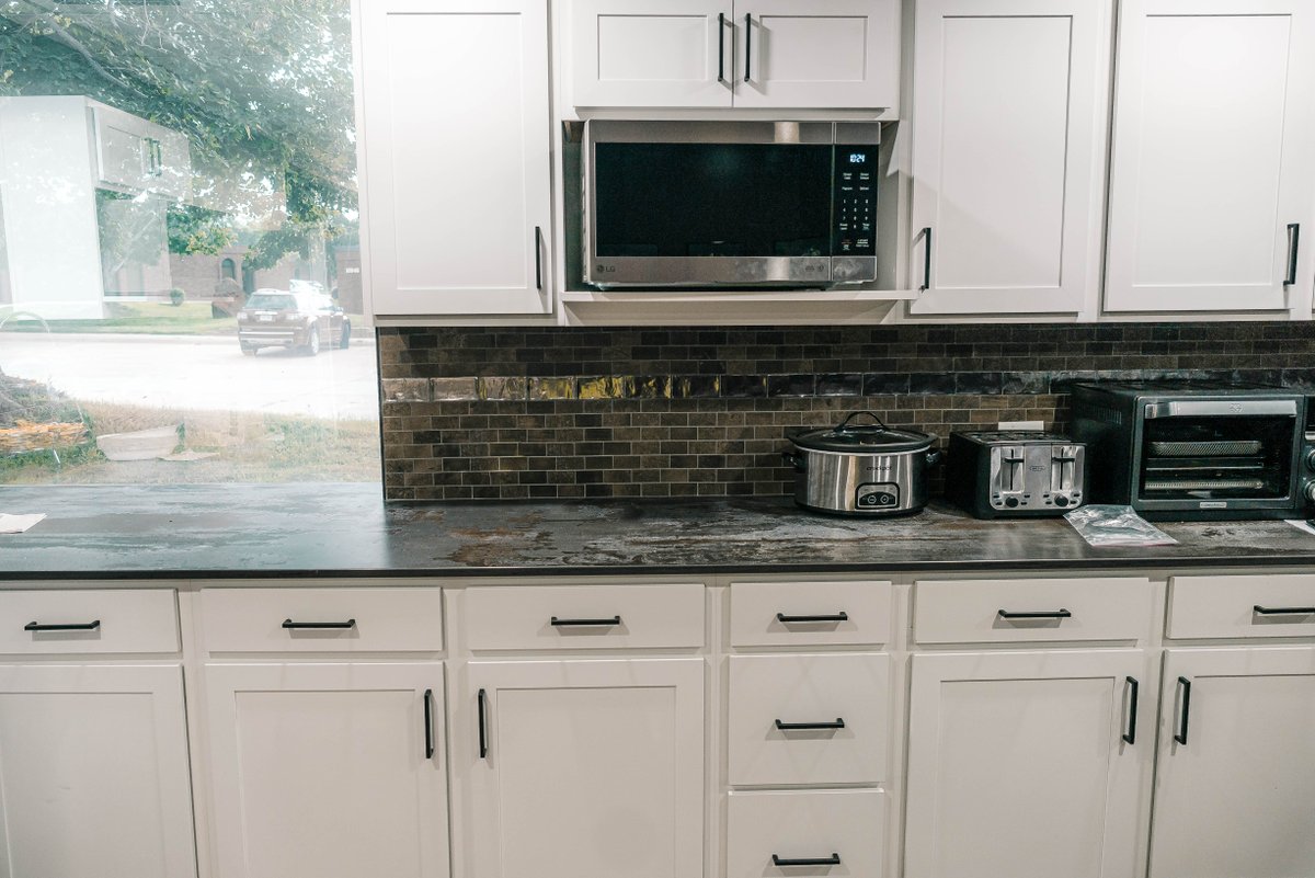 RoncoOmaha's tweet image. Our team gave @Smith Kroeger, an established business of 60 years, a modern makeover. 
Read the full story here: zurl.co/8MR4 

 #RoncoBuilt #construction #Omaha
 #OmahaNebraska #OfficeUpgrade