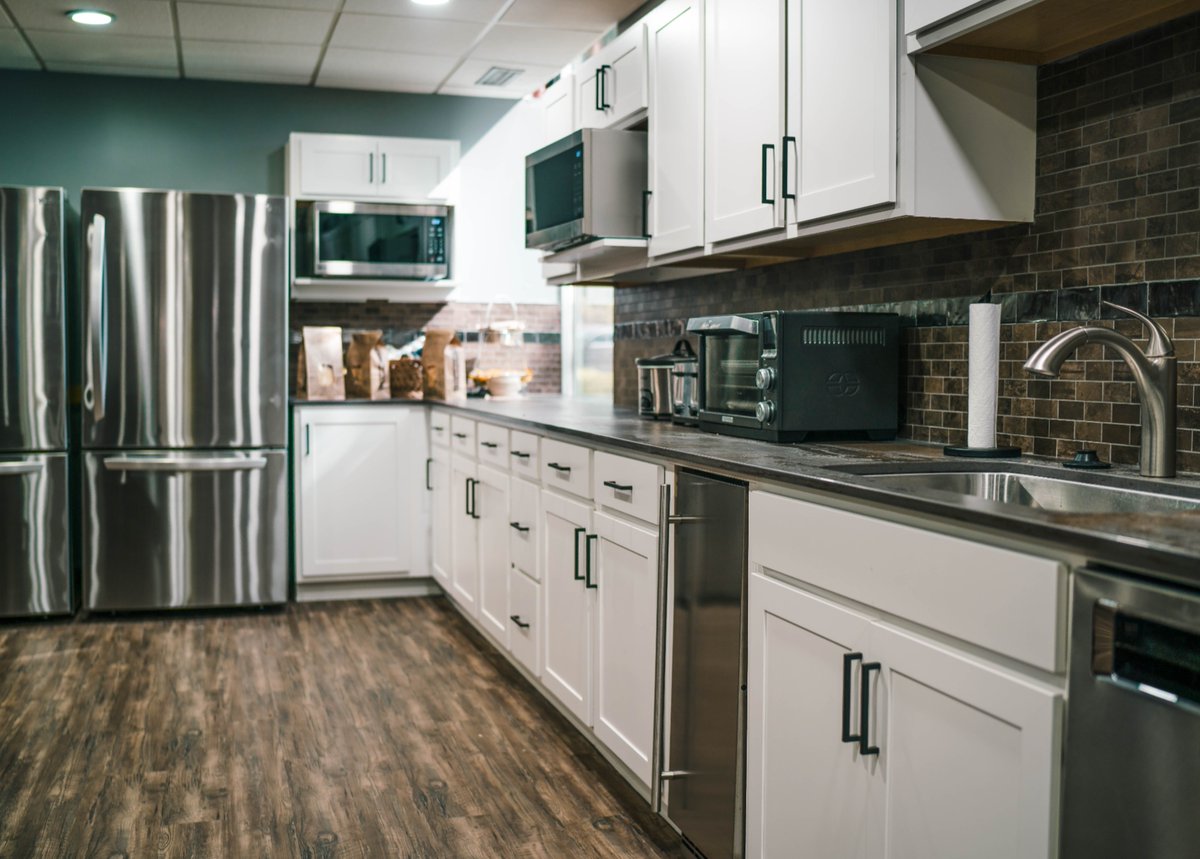 RoncoOmaha's tweet image. Our team gave @Smith Kroeger, an established business of 60 years, a modern makeover. 
Read the full story here: zurl.co/8MR4 

 #RoncoBuilt #construction #Omaha
 #OmahaNebraska #OfficeUpgrade