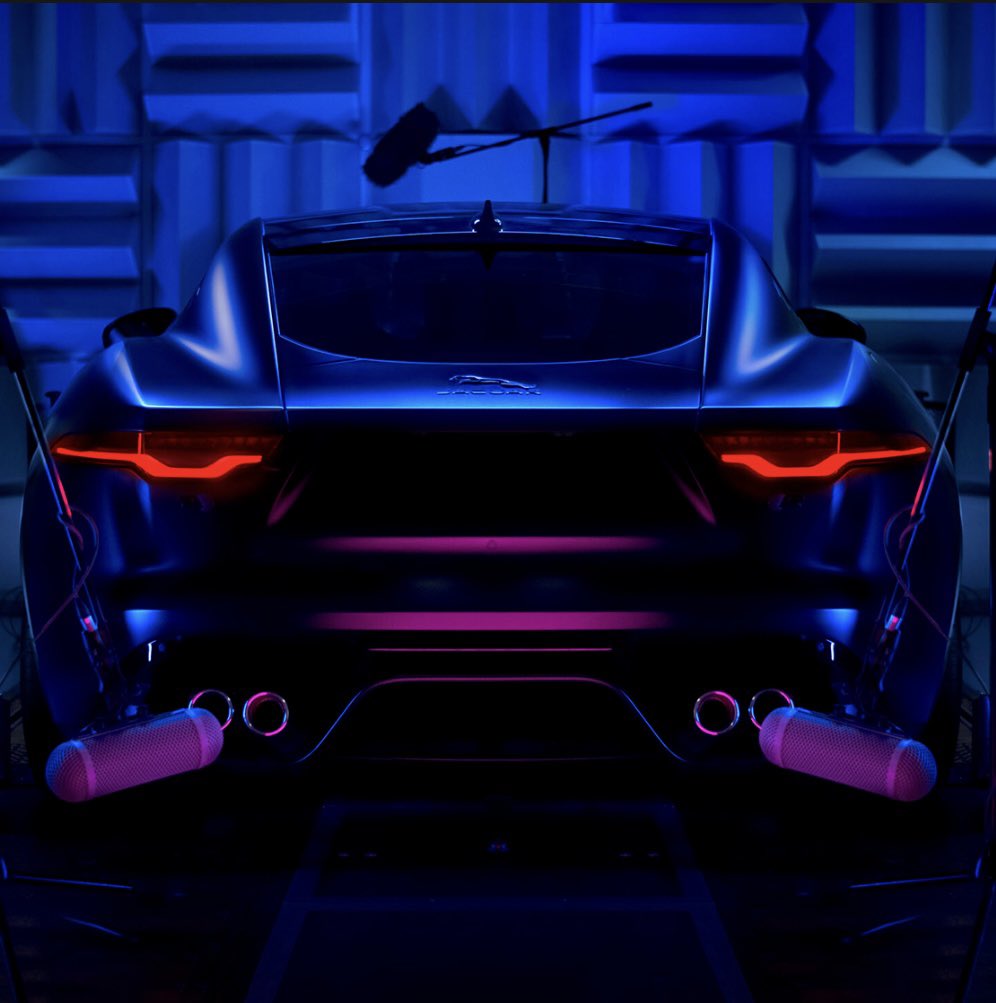 brusselsroads's tweet photo. Disponible en seulement 150 exemplaires, Jaguar F‑TYPE ZP ÉDITON 2024 est inspirée par deux icônes illustres. Héritage de course avec des finitions extérieures Gloss Black, l'accent est mis sur l'exclusivité avec un moteur V8 suralimenté
#brusselsroads #jaguarftype #carpassion https://t.co/UkLHkx4LDN