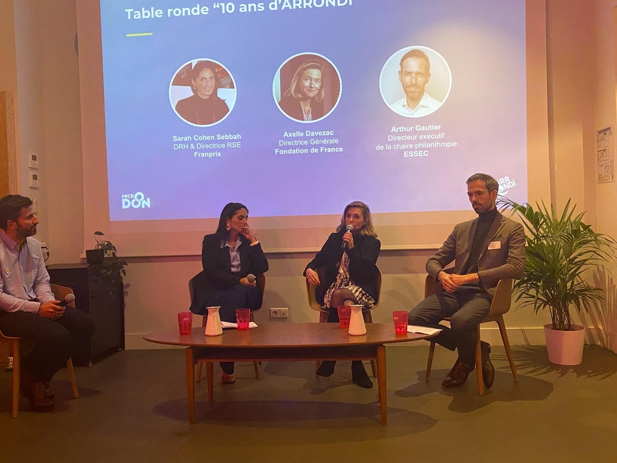 10 ans déjà ! 👏 Merci à @microDON pour cette soirée d’anniversaire de l’#ArrondiEnCaisse, une innovation qui fait bouger la générosité et un grand merci à Sarah Cohen Sabbah, Arthur Gautier et @Matjub pour cette table ronde sur un sujet d’avenir !