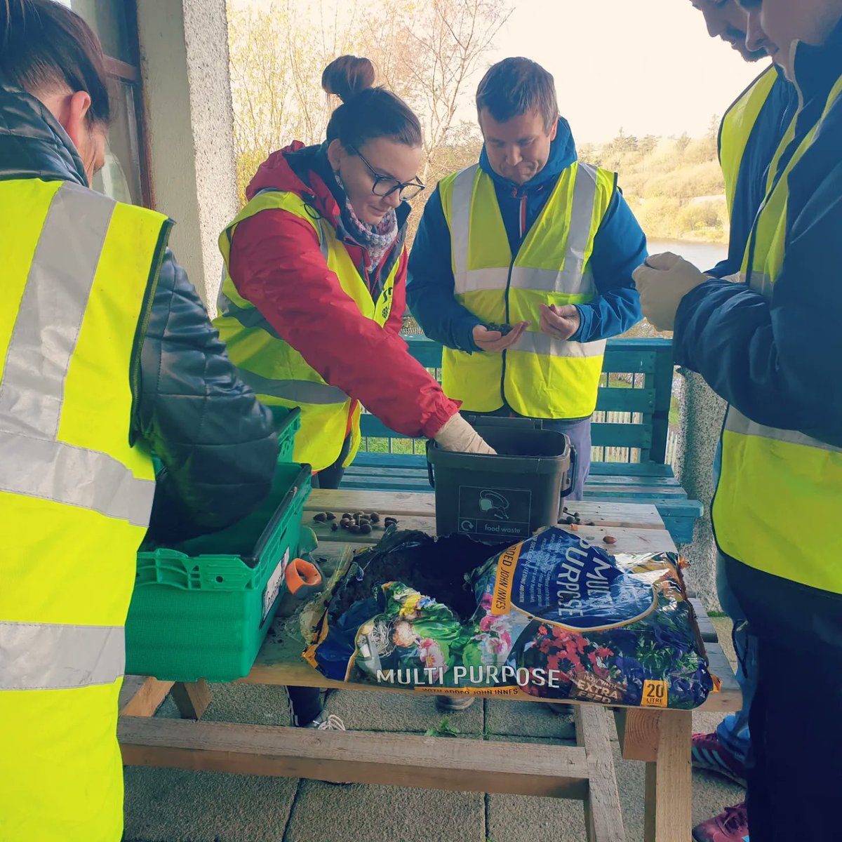 Thanks to these legends from <a href="/AXA/">AXA</a> and Allstate NI for their help today with a litter pick and processing acorns for our tree nursery 🌍

Volunteers are at the heart of our environment programme helping to improve the park for people and wildlife 💚

#volunteer #environment