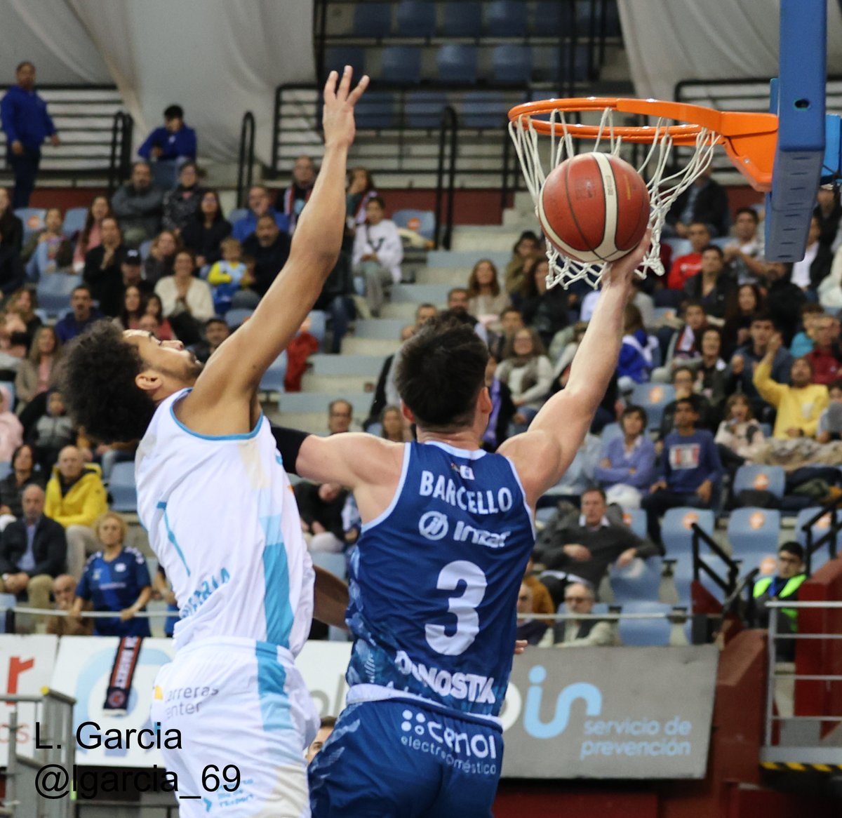 Otra victoria para el @gipuzkoabasket  contra @BasquetMenorca  (87-79) que no fue nada fácil. Partidazo de @alexbarcello  y buen trabajo de todo el equipo. A seguir disfrutando @PabloRomeroFEB  @Basketbasko  @fgbaloncesto  @CanonEspana  @canonistas  
flickr.com/photos/1425161…