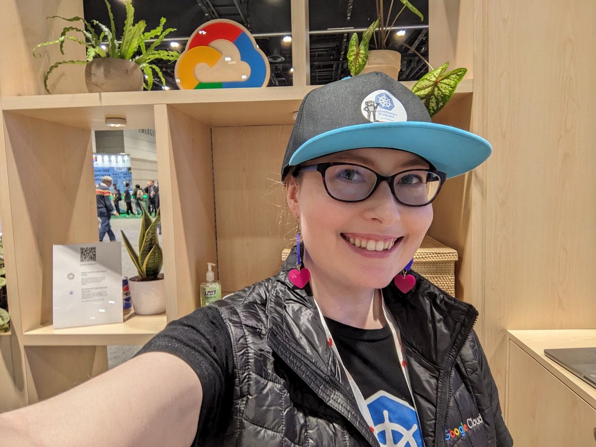 If you're at #KubeCon, come on by and find me at the Google Booth! I'm conducting interviews today (Wednesday ) and tomorrow (Thursday) for @KubernetesPod, any experience level welcome!