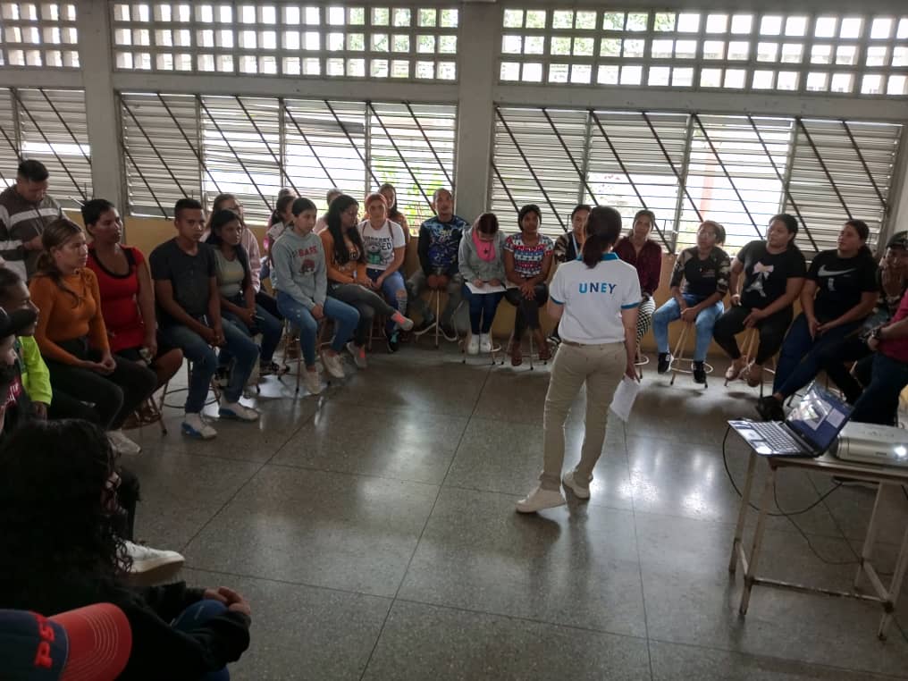 Juventud Bruzualense inicio formación como #Anfitriones #Turisticos de la mano de <a href="/uney_oficial/">UNEY</a> #CEHOTUR <a href="/InaturYaracuy/">Inatur Yaracuy</a> <a href="/Coryatur/">Coryatur</a> #Alcaldiabruzual