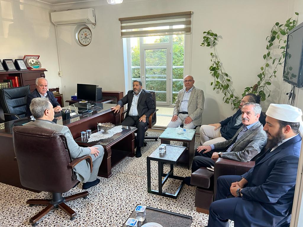 akpartidbakir's tweet photo. İl Başkanvekilimiz Sayın @RasitOcak ve İl Başkan Yardımcılarımız, Seher Vakfı Başkanı Sayın Lütfi Kın��ş ve Yönetim Kurulu üyelerini ziyaret ettiler. https://t.co/aib5jr9ANA