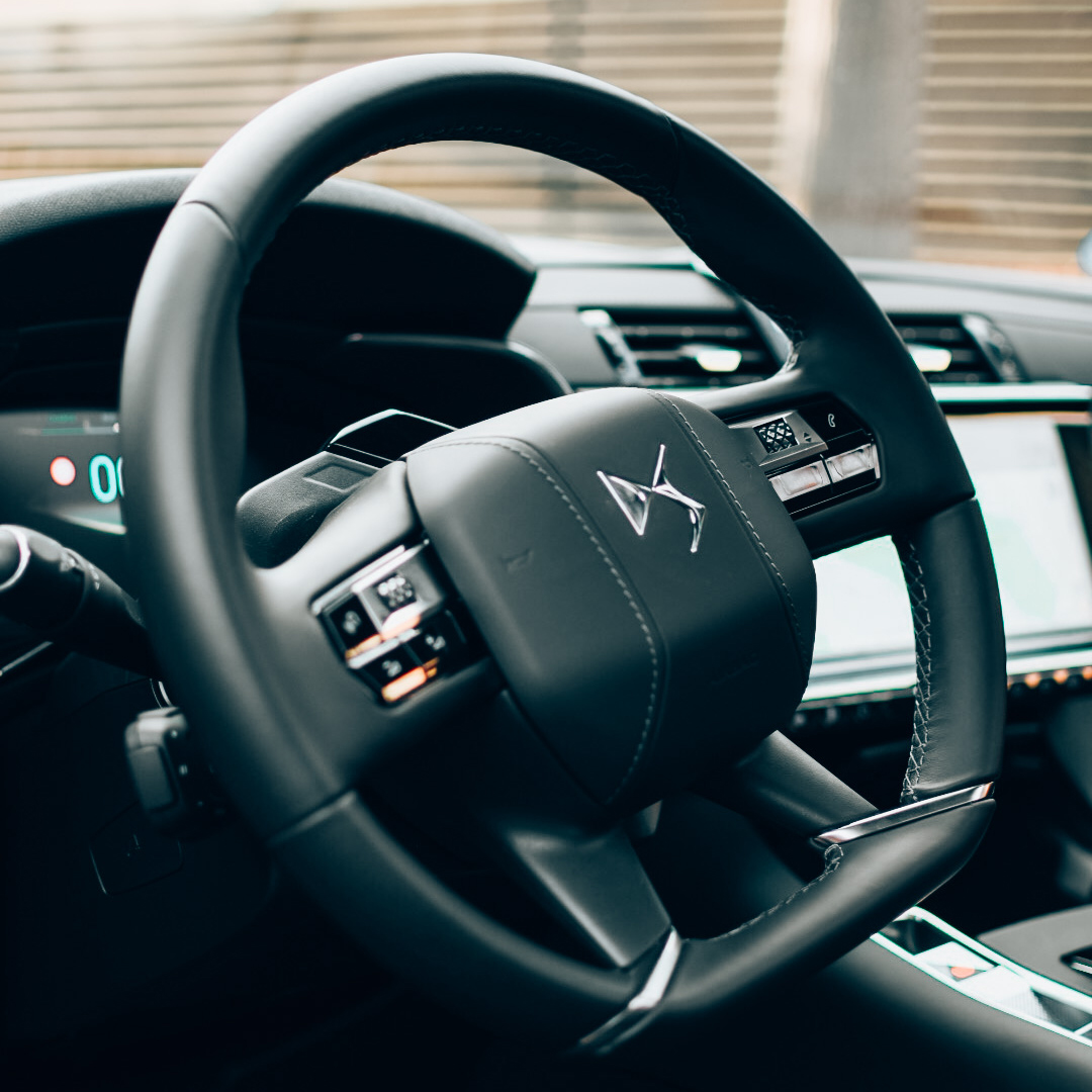 DSAlcala's tweet photo. El savoir faire está en cada detalle del DS 7, cada elemento está pensado para que disfrutes en cada kilómetro del arte de viajar, sin preocuparte por nada más que vivir el momento.​
​
#DSAutomobiles #SavoirFaire #DS7 https://t.co/TrnLR0jWjm