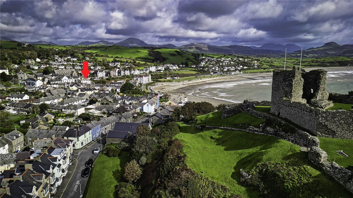 JS__Chester's tweet photo. New
#Criccieth #Gwynedd #NorthWales
Exciting opportunity to acquire a #buildingplot with #planningpermission for a detached 4 bedroom house occupying a private position in the middle of Criccieth, with #sea and #castle views. Guide price £300,000.
https://t.co/ltKptWqhvL https://t.co/IbzPSnUKWo