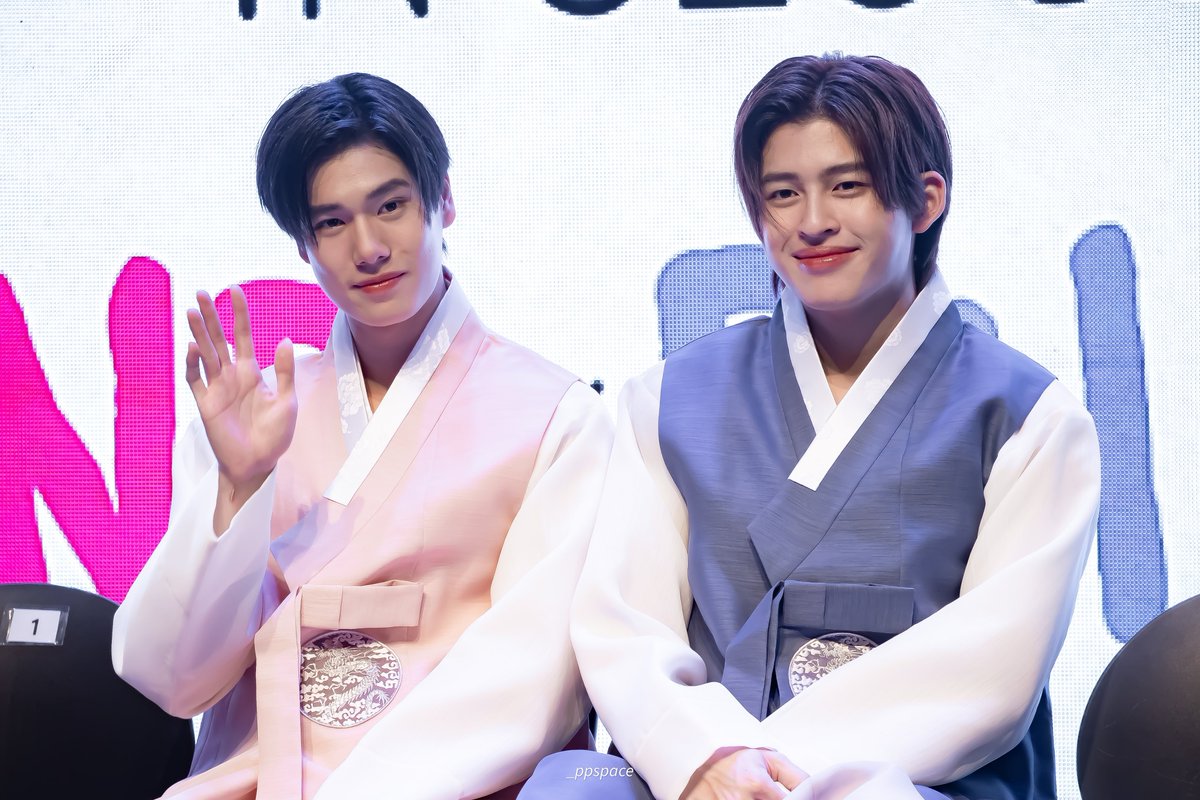 _ppspace's tweet image. องค์รัชทายาทกับองค์ชายเจ้าสำราญ

#PPfandayxSeoul
#ปอนด์ภูวินทร์ #ppnaravit @ppnaravit #phuwintang @phuwintang