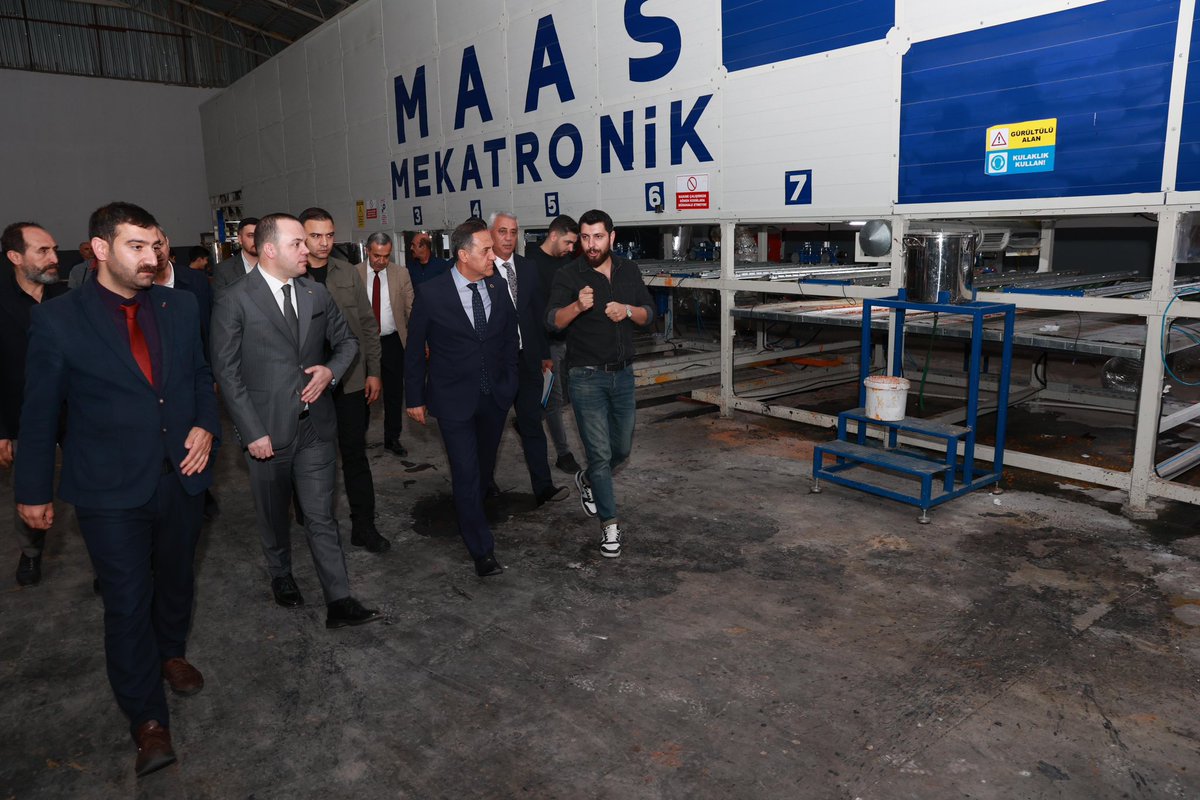 Valimiz Sayın <a href="/ahusta07/">Dr. Ahmet Hamdi USTA</a>, OSB'deki ziyaretleri kapsamında son olarak Zielmann Nitril İş Eldivenleri Fabrikasını ziyaret etti. Yetkililerden ürün çeşitleri hakkında bilgi alan Vali Usta,  sektörün sorunlarını ve taleplerini dinledi.