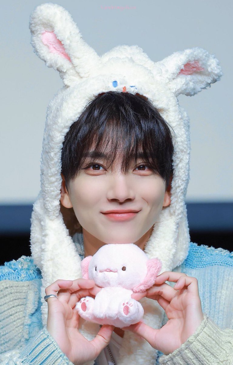 َYoon Jeonghan tweet media