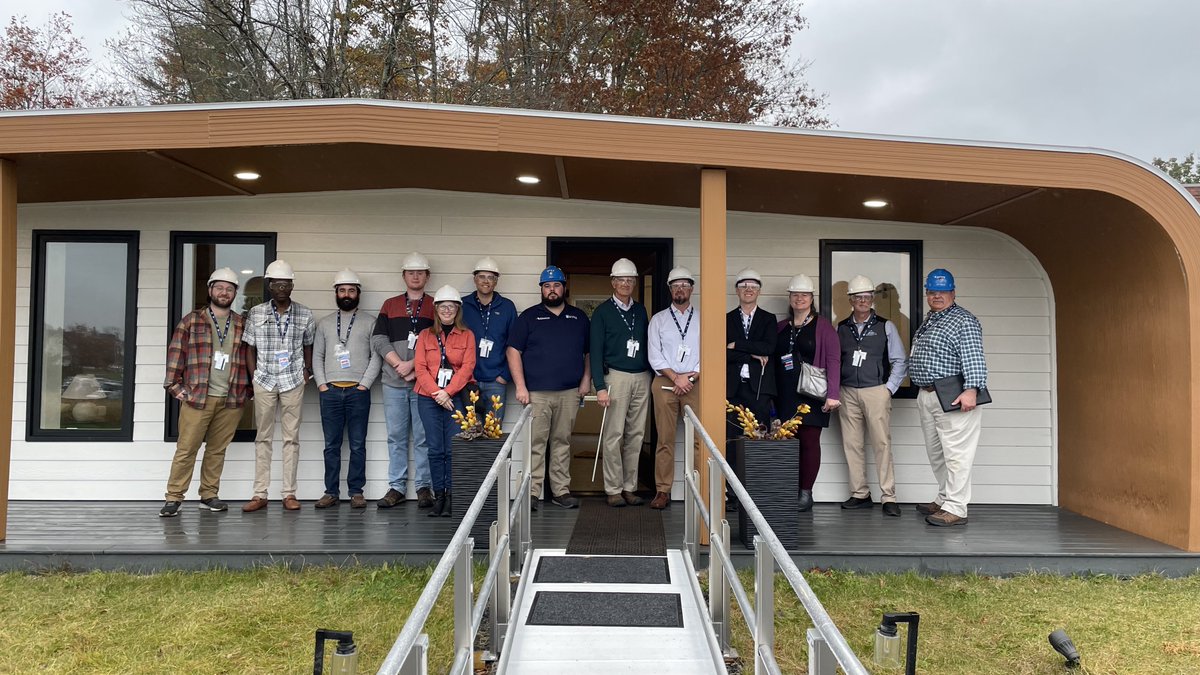 TIDCatUMaine's tweet photo. We were fortunate to host both @NASEMTRB and @MaineDOT1 here at @UMaine, checking out the cutting-edge research going on at the @VEMI_Lab and @UMComposites!

#tidc #umaine #trb #mainedot #transportation #infrastructure #durability #research https://t.co/twpRaHAGDK