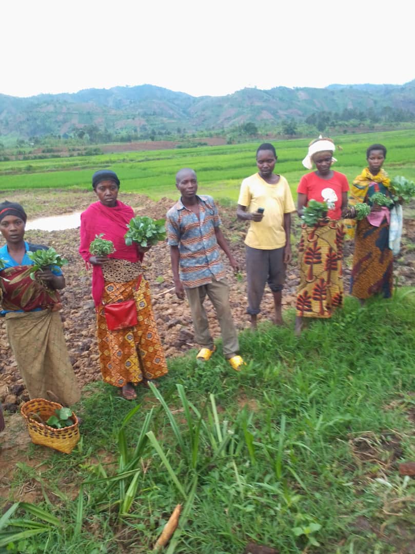 ⚠️#Cibitoke 🍏🍎🍐🥒🥬🥦🥕Des jardins potagers en cours d' implantation à <a href="/CibitokeProv/">Province Cibitoke</a> par le projet @Nkuriza_Mspls et <a href="/ACORDBurundi/">ACORD Burundi</a> : très bientôt les ménages ayant des  enfants malnutris seront soulagés 
@mspls_bdi