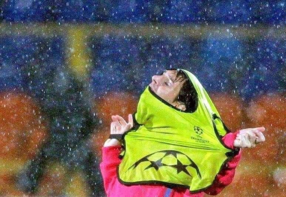 THREAD : 

Messi, le joueur le plus autiste de l’histoire