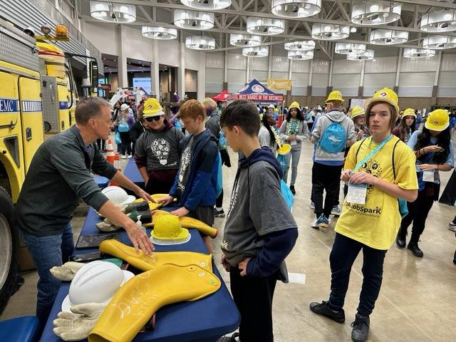 NobleREMC's tweet photo. We’re proud to participate in JA's JobSpark event alongside our fellow electric co-ops! This program gives us the opportunity to positively impact thousands of local middle school students, who learn more about our mission to provide the best service to our members and community. https://t.co/QLVbz7YJyB