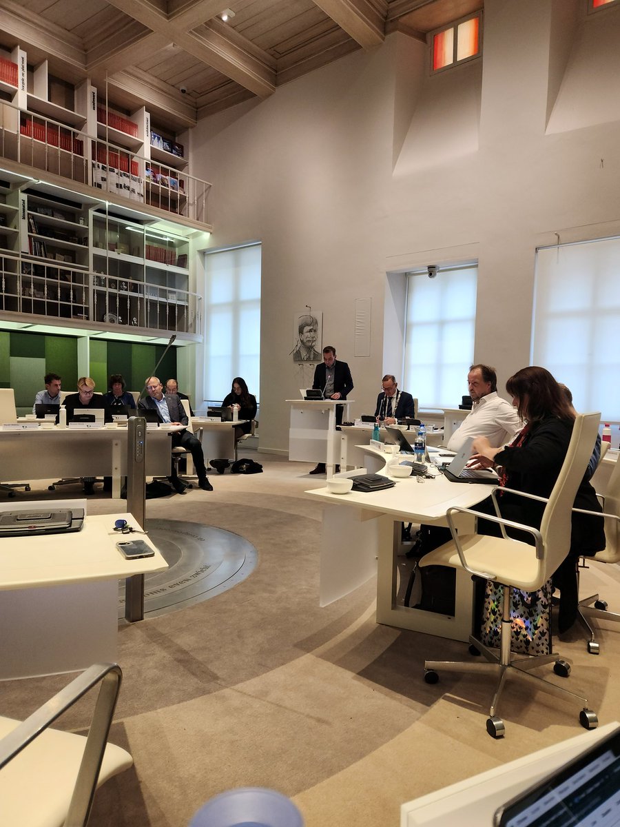 Begrotingsraad deventer.raadsinformatie.nl/live met oa moties op veiligheid, leefomgeving, en amendementen op onderwijs, meedoen en cultuur. <a href="/VVDDeventer/">VVD Deventer</a>