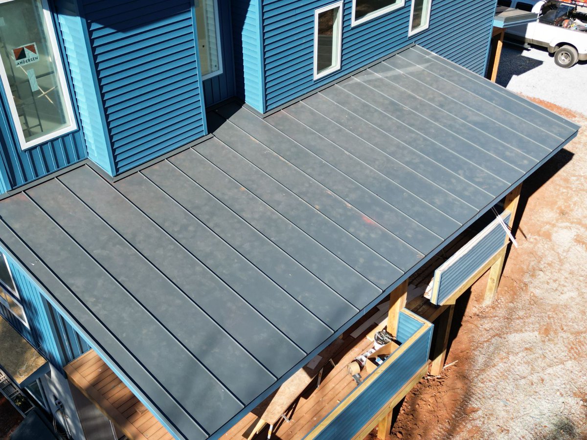 hopesmetalroof's tweet photo. Putting the final touches on another successful roofing install! Is your roof ready for the winter months ahead?
Call 434-851-8450 for a free consultation and estimate.
#MetalRoofingExperts #StandingSeamMetalRoof #MetalRoofingSystem #WinterReady #LynchburgVA #RoanokeValley https://t.co/E6cq2sS5uu