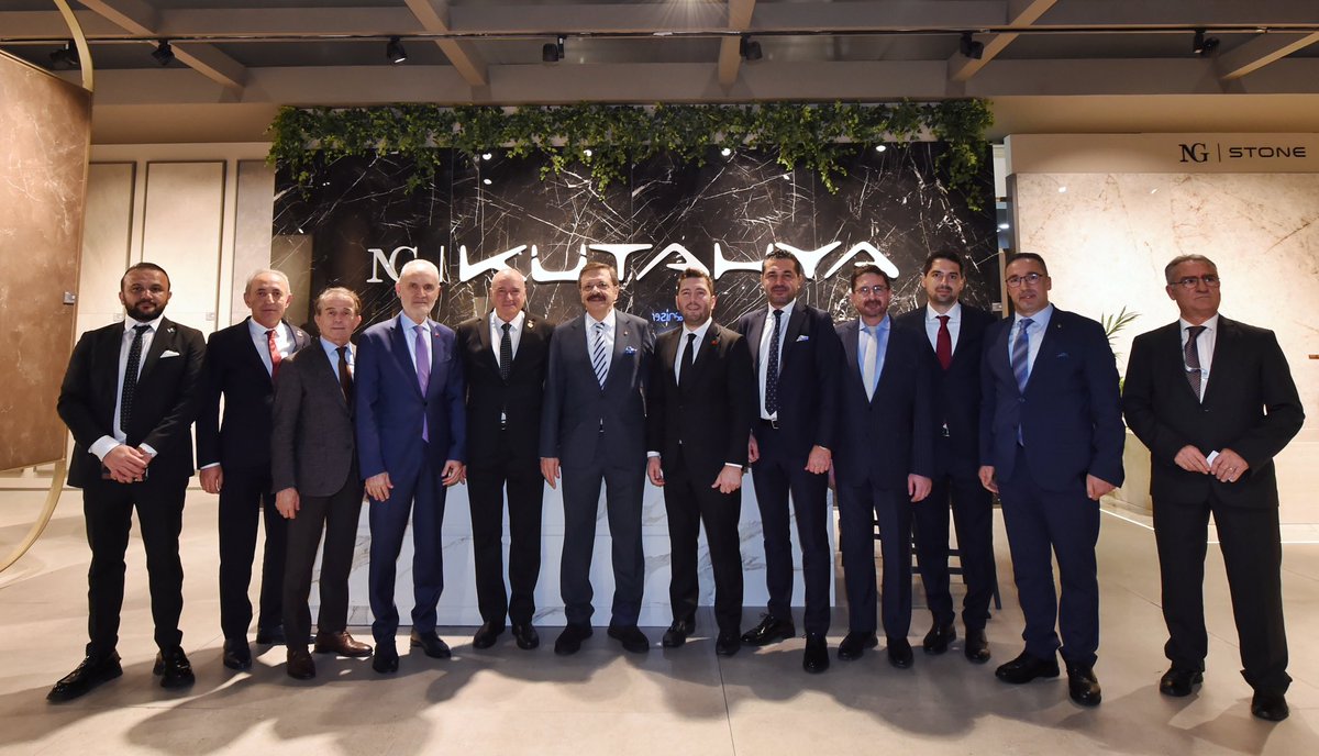 RHisarciklioglu's tweet photo. #Unicera İstanbul Uluslararası Seramik Banyo Mutfak Fuarı’nda firmalarımızın stantlarını ziyaret ederek yeni ürünlerini, yenilikçi ve özgün tasarımlarını inceledik.
Türkiye seramik sektörü başarılı projeleri, ileri teknoloji tasarımları, özgün ve dünya standartlarında ürünleri ile uluslararası pazarda büyüyor ve ilgi görüyor. İnşallah, sektör dünyanın 1 numarası olacak.🧿