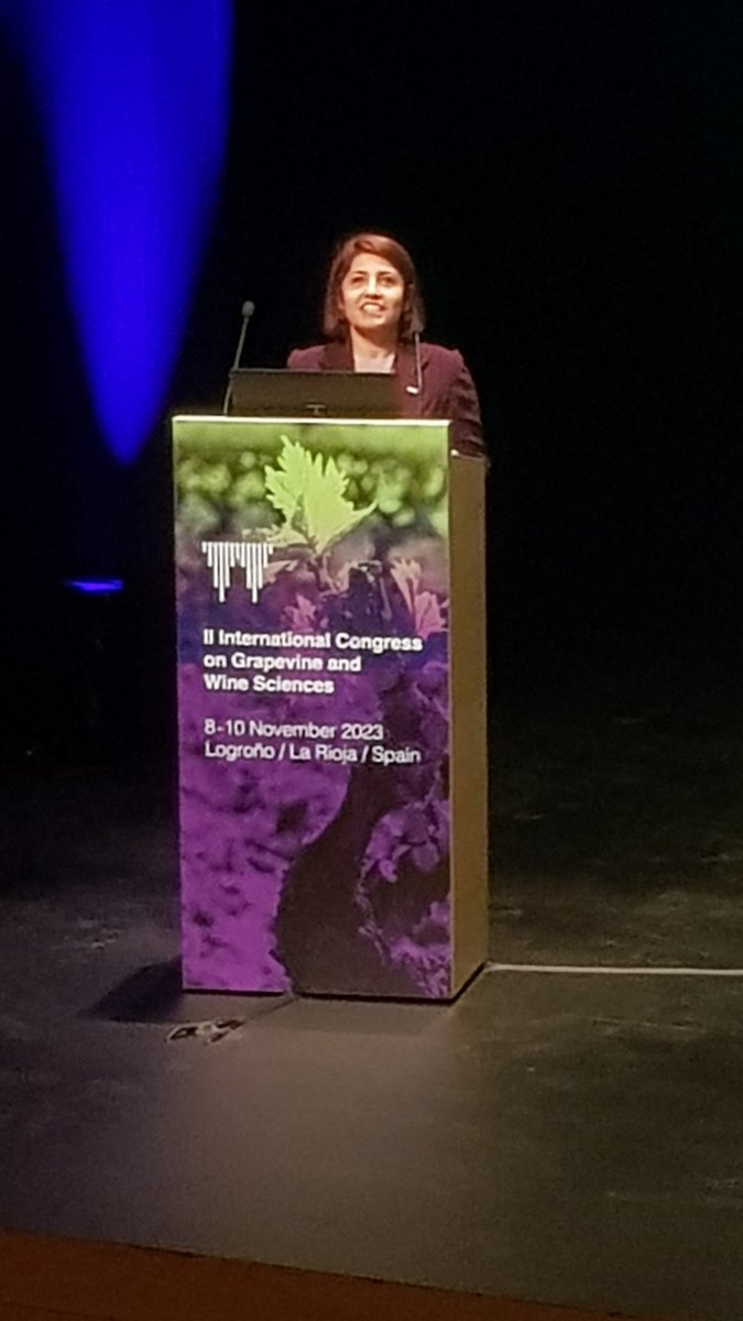 <a href="/MaryamKhalili62/">Maryam Khalili</a> is the first <a href="/UMREGFV/">inrae_egfv</a> speaker at II International Congress on Grapevine and Wine in Logrono. Digging deeper in Semillon clones is her topic ! <a href="/isvv_bordeaux/">ISVV - Institut des Sciences de la Vigne et du Vin</a> <a href="/GPR_BPS/">Bordeaux Plant Sciences</a> <a href="/icvv_rioja/">Instituto de Ciencias de la Vid y del Vino (ICVV)</a>