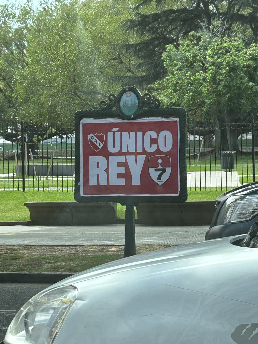 sandlerg's tweet image. - Te pago con 20
- uh, más chico no tenés?
- Sí, claro. Armar una colecta para que no me las embarguen.