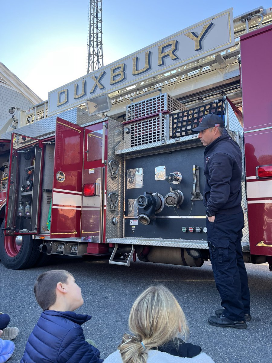 MissSSheehan's tweet photo. Fire 🔥 Station 👩🏽‍🚒 Kindergarten Field Trip!!! https://t.co/Io8clTxj30