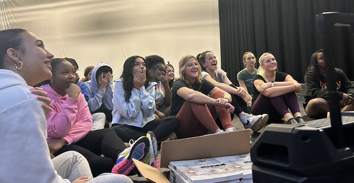 MsNoon20's tweet photo. The best part of performances being recorded is getting to watch their reactions to their work 😅😁 Grateful to do what I love at BHS 🧡💙 https://t.co/4g47MYTtDB