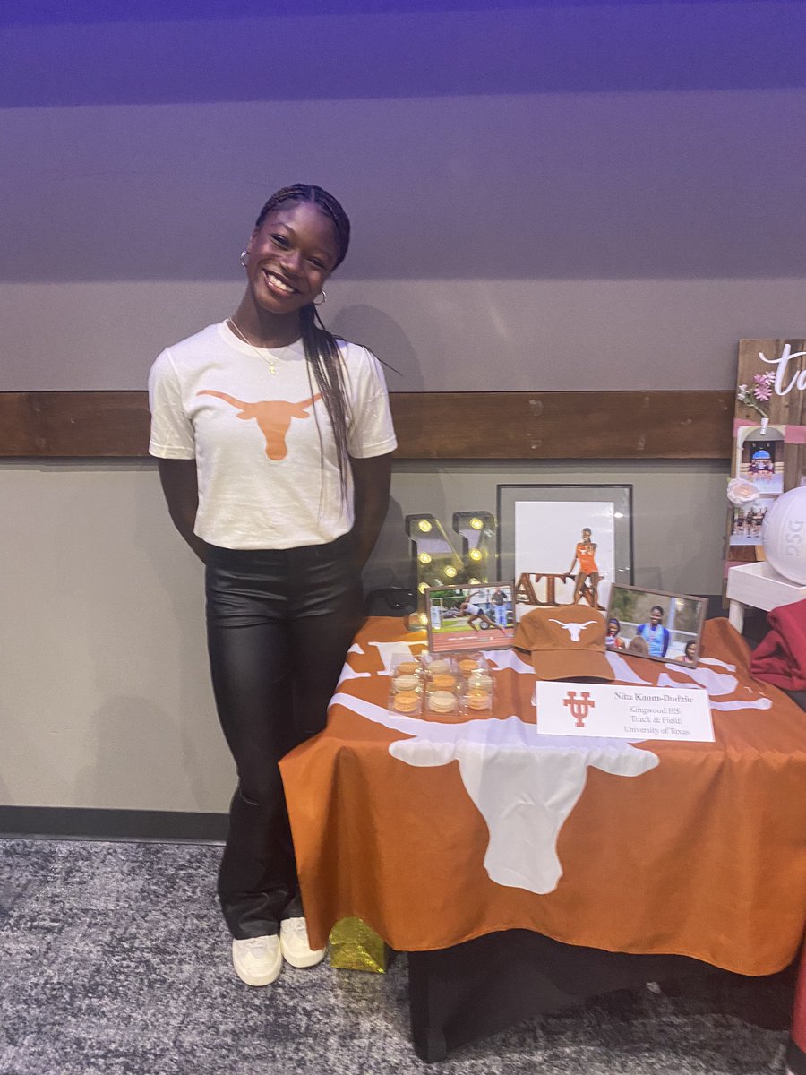 kingwoodxctf's tweet image. Congratulations to @nita_koomdadzie for signing with the @TexasTFXC !!!