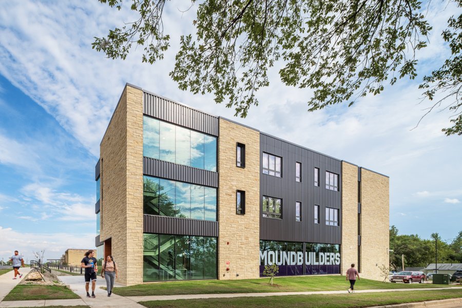 Our team recently celebrated the grand opening of Winfield Hall at Southwestern College! Visit our website to learn more about how this new residence hall is improving the quality of student life at Southwestern! simpsonconst.com/education/sout…