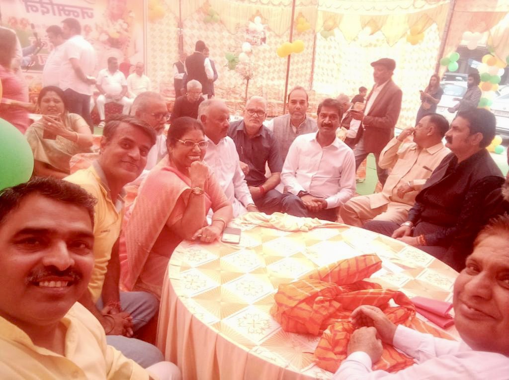 mudit_aggarwal's tweet image. दिल्ली कांग्रेस के वरिष्ठ नेता श्री ललित कपूर जी के जन्मदिन समारोह में जा कर उन्हें शुभकामनाएँ दीं।